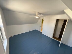 439 Essex St, Unit Essex st Apartment in Bangor, ME - Foto de edificio - Building Photo