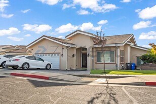 Unit A in Hayward, CA - Building Photo