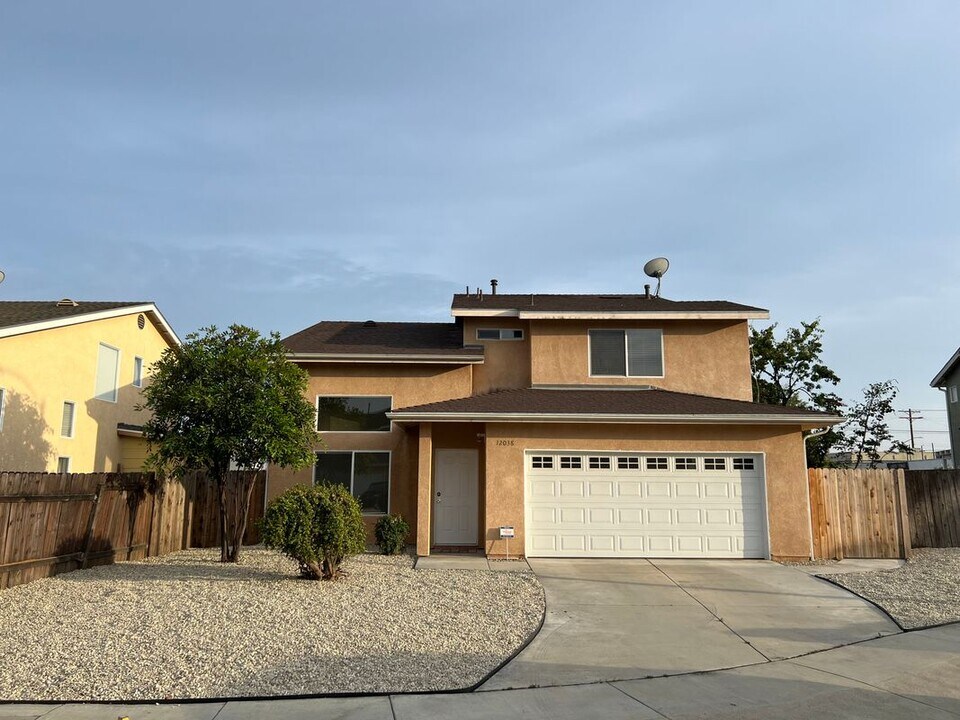 12038 Ratner St in Los Angeles, CA - Building Photo
