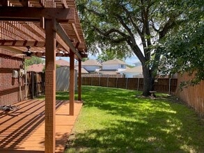 1404 Ranchview Ct in Carrollton, TX - Building Photo - Building Photo