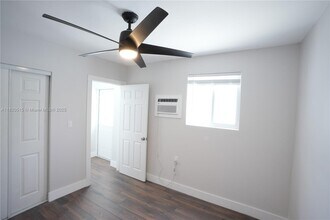 14530 NW 11th Ct in Miami, FL - Building Photo - Building Photo