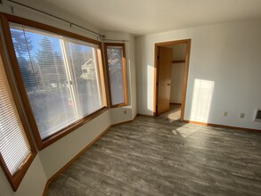 613 R St, Unit B in Vancouver, WA - Building Photo - Building Photo