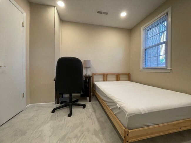 10540 Assembly Dr in Fairfax, VA - Building Photo - Building Photo