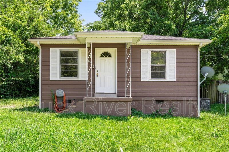 1019.5 Hillcrest Ave in Columbia, TN - Building Photo