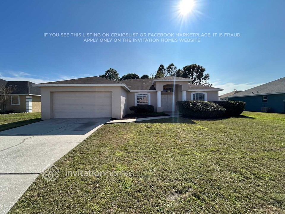 7673 Canterbury Cir in Lakeland, FL - Building Photo