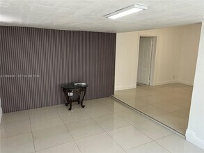 5803 Buchanan St in Hollywood, FL - Building Photo - Building Photo