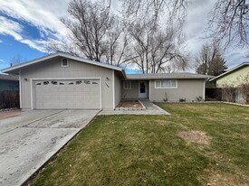 1380 Kittyhawk Ave in Gardnerville, NV - Building Photo
