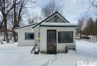 176.5 Bentley Ave in Lakewood, NY - Building Photo - Building Photo