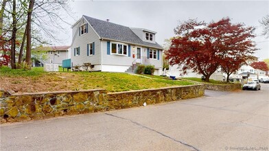145 Rooster River Blvd in Bridgeport, CT - Building Photo - Building Photo