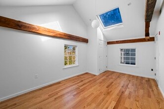 15 Lynde St, Unit 2 in Salem, MA - Building Photo - Building Photo