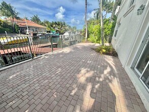 1141 Waterside Ln in Hollywood, FL - Building Photo - Building Photo
