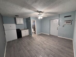 2131 Washington St NE in Palm Bay, FL - Building Photo - Building Photo
