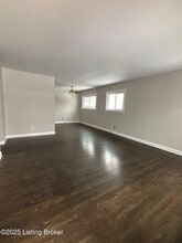 3445 Allison Way in Louisville, KY - Foto de edificio - Building Photo