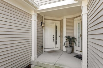 419 Vaughn Cir in Aurora, IL - Building Photo - Building Photo