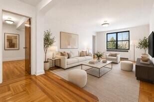 700 Fort Washington Ave, Unit 4B in New York, NY - Building Photo