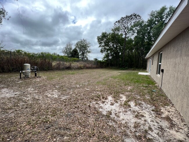 12677 SE 104th Terrace in Belleview, FL - Building Photo - Building Photo