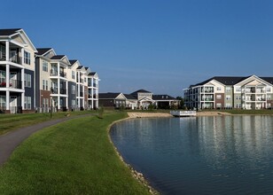 WaterStone at Green River in Evansville, IN - Foto de edificio - Building Photo