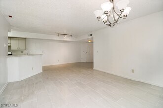 13605 Eagle Ridge Dr in Ft. Myers, FL - Building Photo - Building Photo