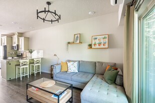 8899 SW Elena Ln in Tigard, OR - Building Photo