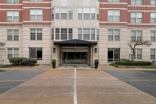 300 Mamaroneck Ave in White Plains, NY - Building Photo