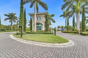 5182 Eucalyptus Dr in Hollywood, FL - Building Photo