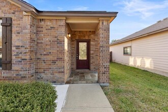 1748 Bayland St in Round Rock, TX - Building Photo - Building Photo