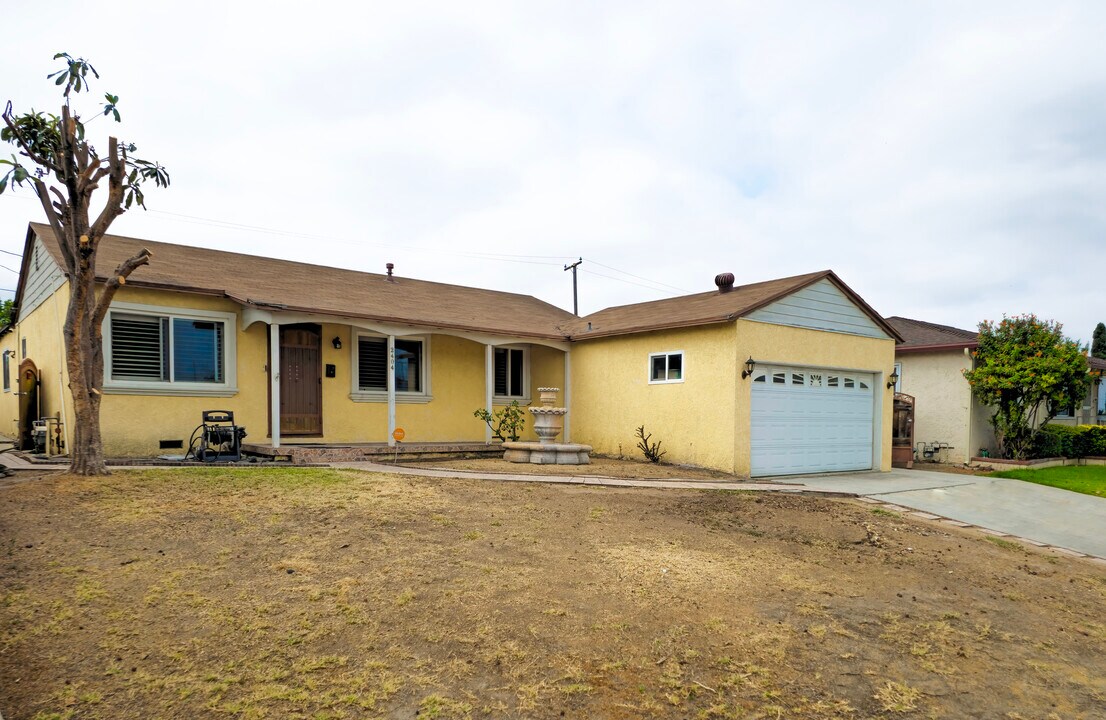 2404 Foxglove Dr in Monterey Park, CA - Building Photo