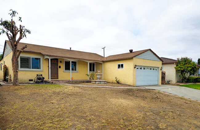property at 2404 Foxglove Dr