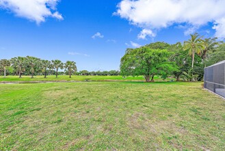 94 Santa Monica Ave in Royal Palm Beach, FL - Building Photo - Building Photo