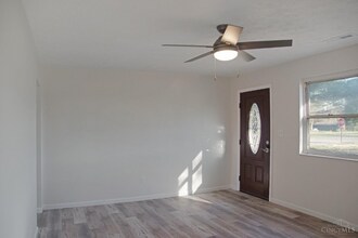 1432 OH-131 in Milford, OH - Building Photo - Building Photo