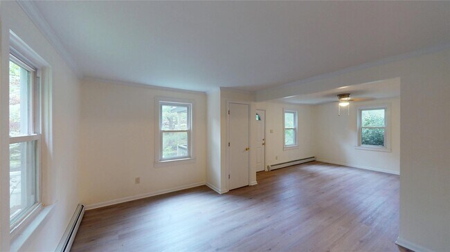 406 Christian Herald Rd in Valley Cottage, NY - Building Photo - Building Photo