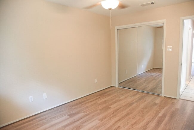 307 Amherst Ct