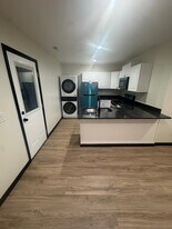 208 N White River Ave in Petersburg, IN - Building Photo