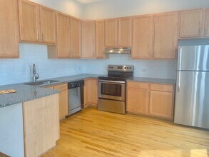 3055 N Sheffield Ave in Chicago, IL - Building Photo - Building Photo