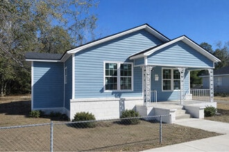 209 Archer St in Waycross, GA - Foto de edificio - Building Photo