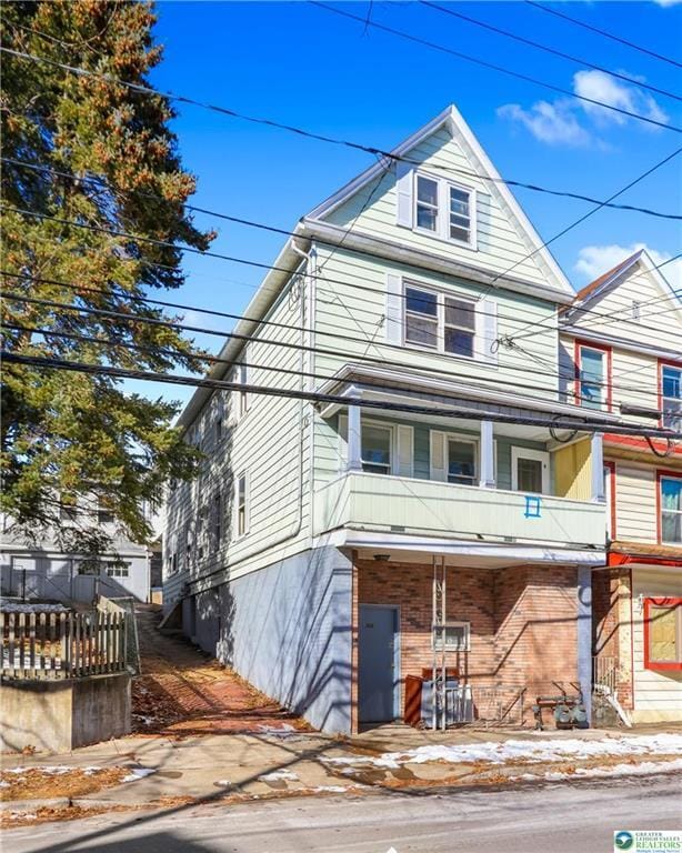 property at 746 N Washington St