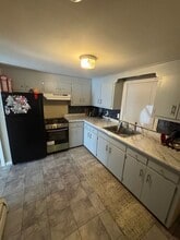 310 Newcomb Rd, Unit 1 in North Kingstown, RI - Building Photo - Building Photo