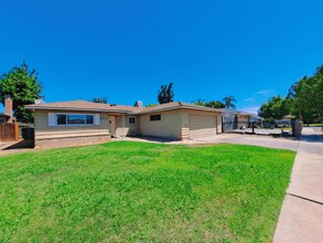 3935 E Donner Ave in Fresno, CA - Foto de edificio - Building Photo