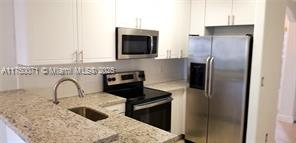 1695 NW 94th Ave in Coral Springs, FL - Foto de edificio - Building Photo