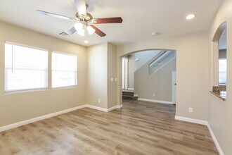 7706 Unicorn Tapestry Ct in Las Vegas, NV - Foto de edificio - Building Photo