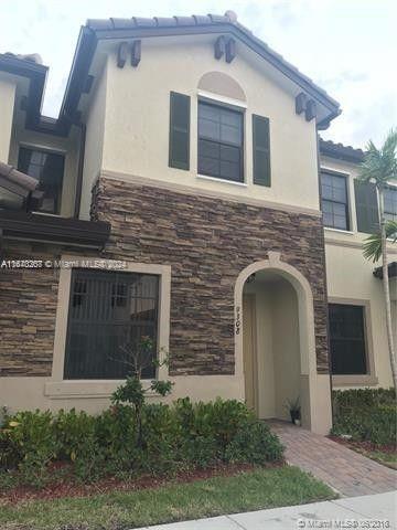 9308 W 33rd Ln in Hialeah, FL - Foto de edificio