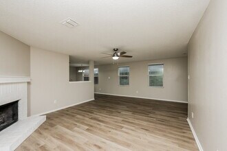 3054 Limestone Hill Ln in Rockwall, TX - Foto de edificio - Building Photo