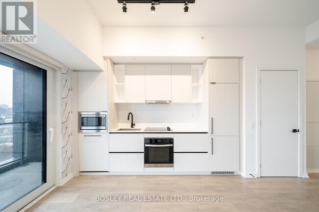 1285 Dupont St in Toronto, ON - Building Photo - Building Photo