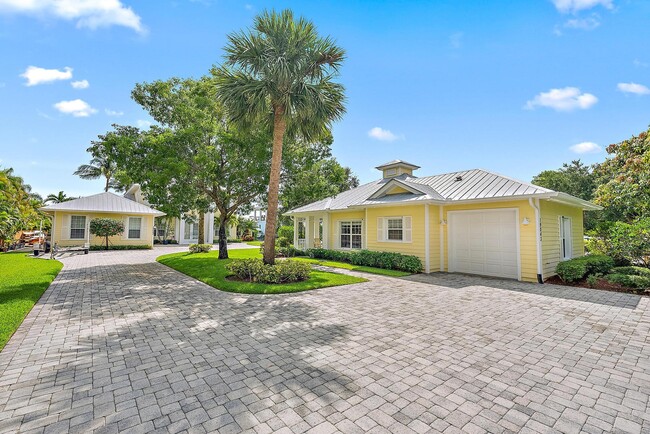 19043 SE Jupiter River Dr in Jupiter, FL - Building Photo - Building Photo