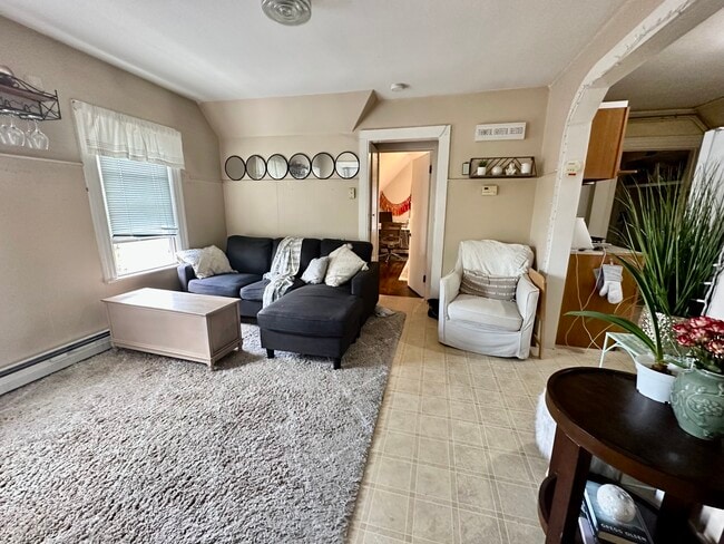 21 College Ave, Unit 1