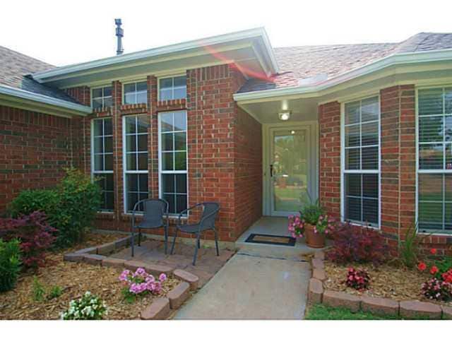 921 Blue Ridge Dr in Edmond, OK - Foto de edificio - Building Photo