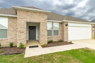 452 W Gosling Isle in Farmington, AR - Building Photo - Building Photo