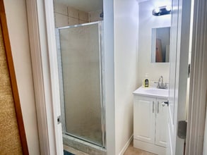 7802 Apperson St in Los Angeles, CA - Foto de edificio - Building Photo