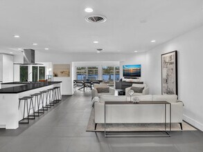 1640 NE 43rd St in Oakland Park, FL - Building Photo - Building Photo