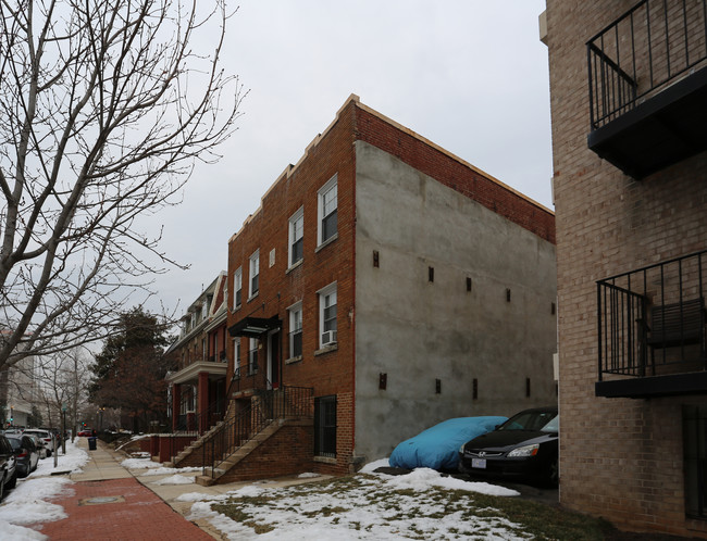 226 C St NE in Washington, DC - Building Photo - Building Photo